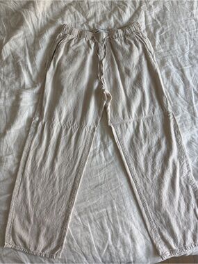 Bershka Men’s Wide-Legged Linen Pants